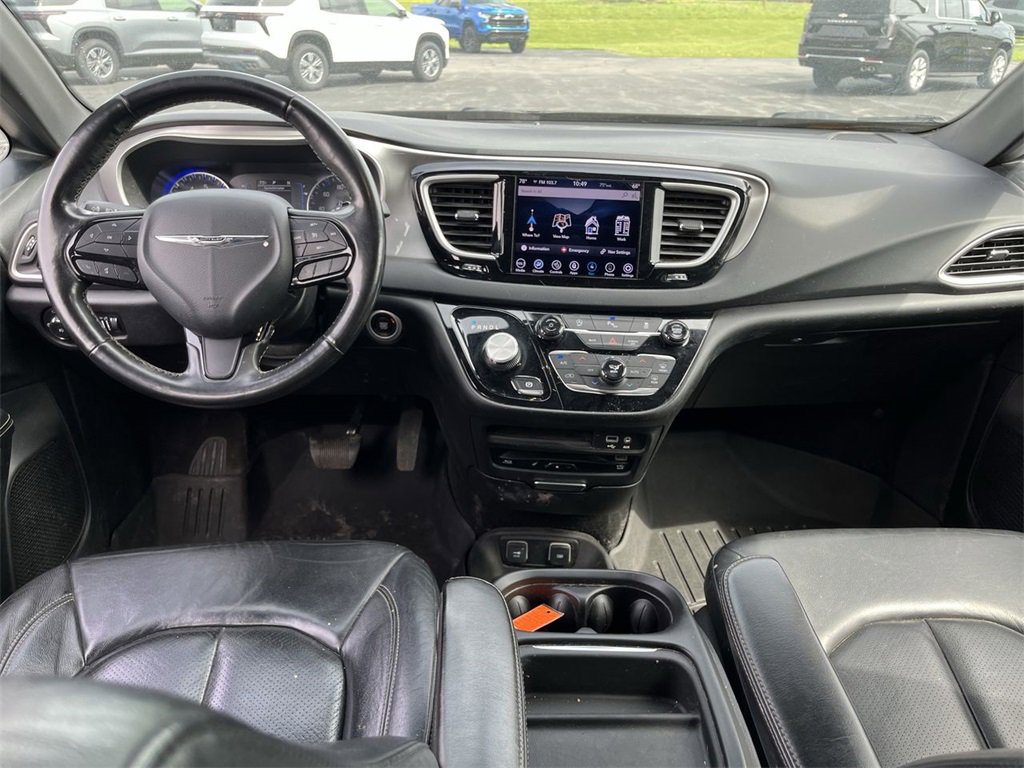 Used 2020 Chrysler Pacifica Touring-L image 21