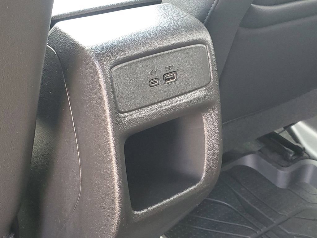 Used 2024 Chevrolet Trax RS w/ Sunroof Package image 35