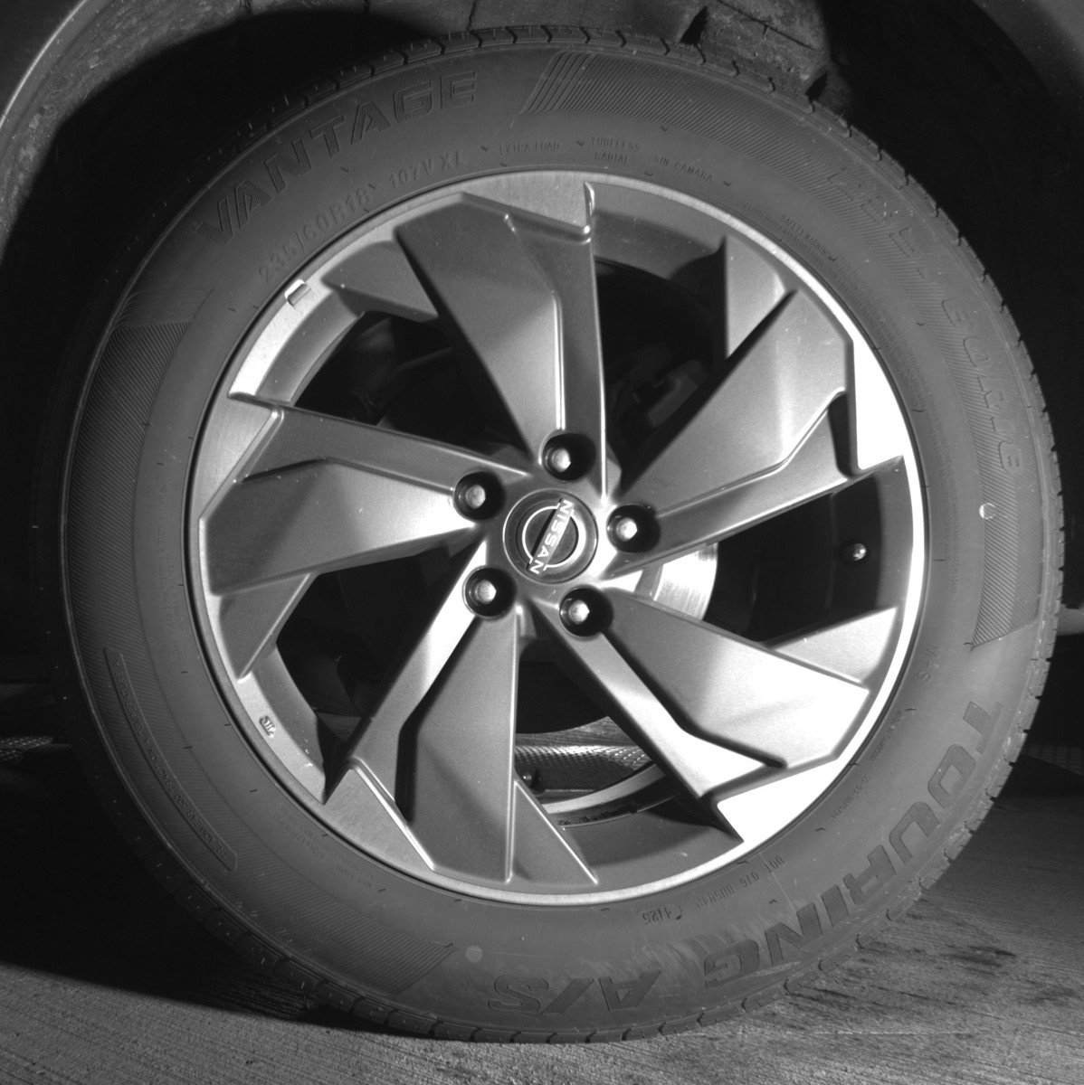 Used 2025 Nissan Rogue SV FWD image 14