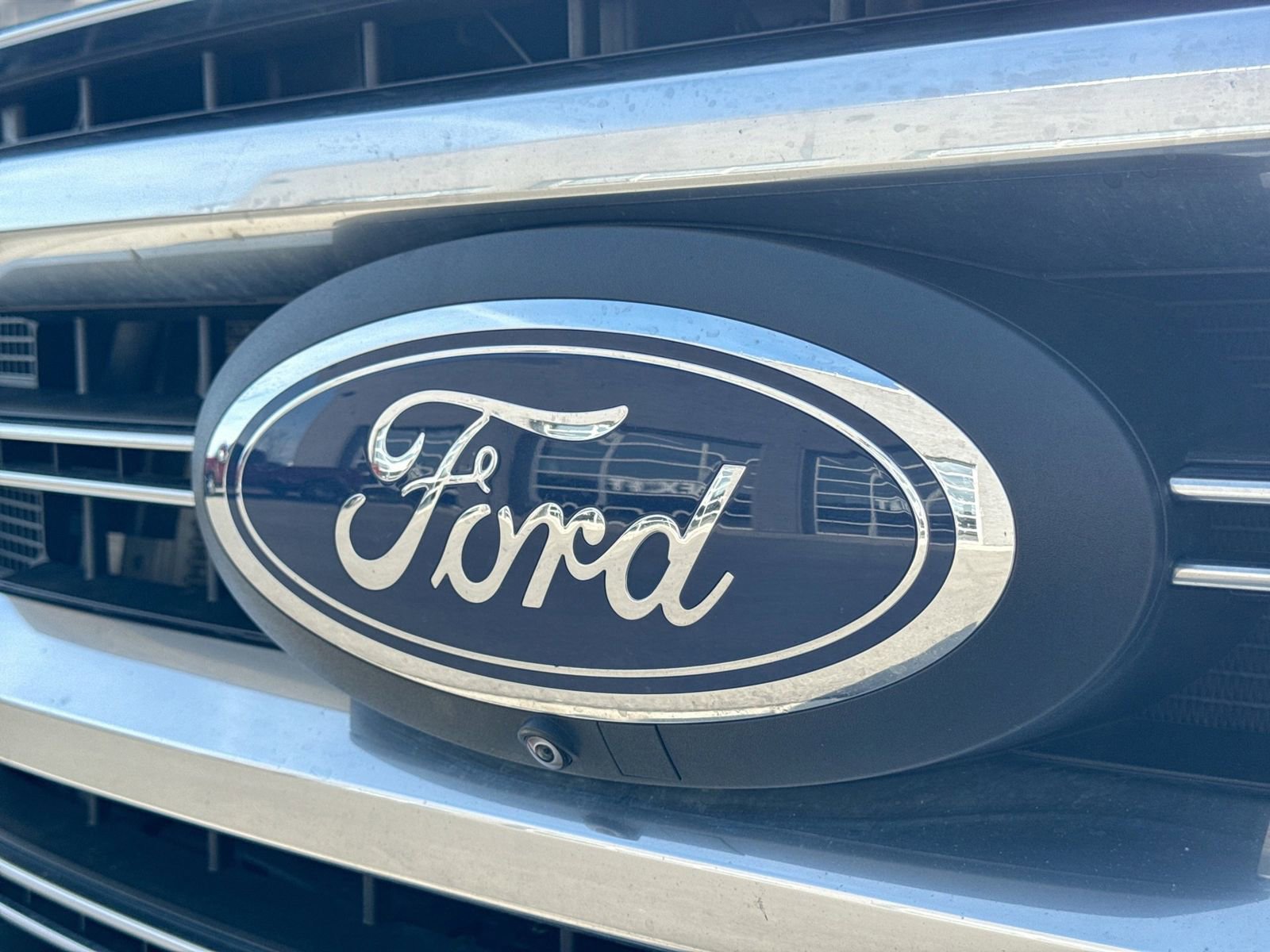 Certified 2022 Ford F250 Platinum w/ FX4 Off-Road Package AWD/4WD image 10