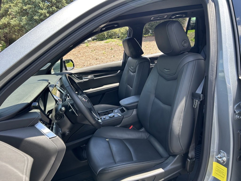 Used 2024 Cadillac XT6 Sport w/ Technology Package image 38