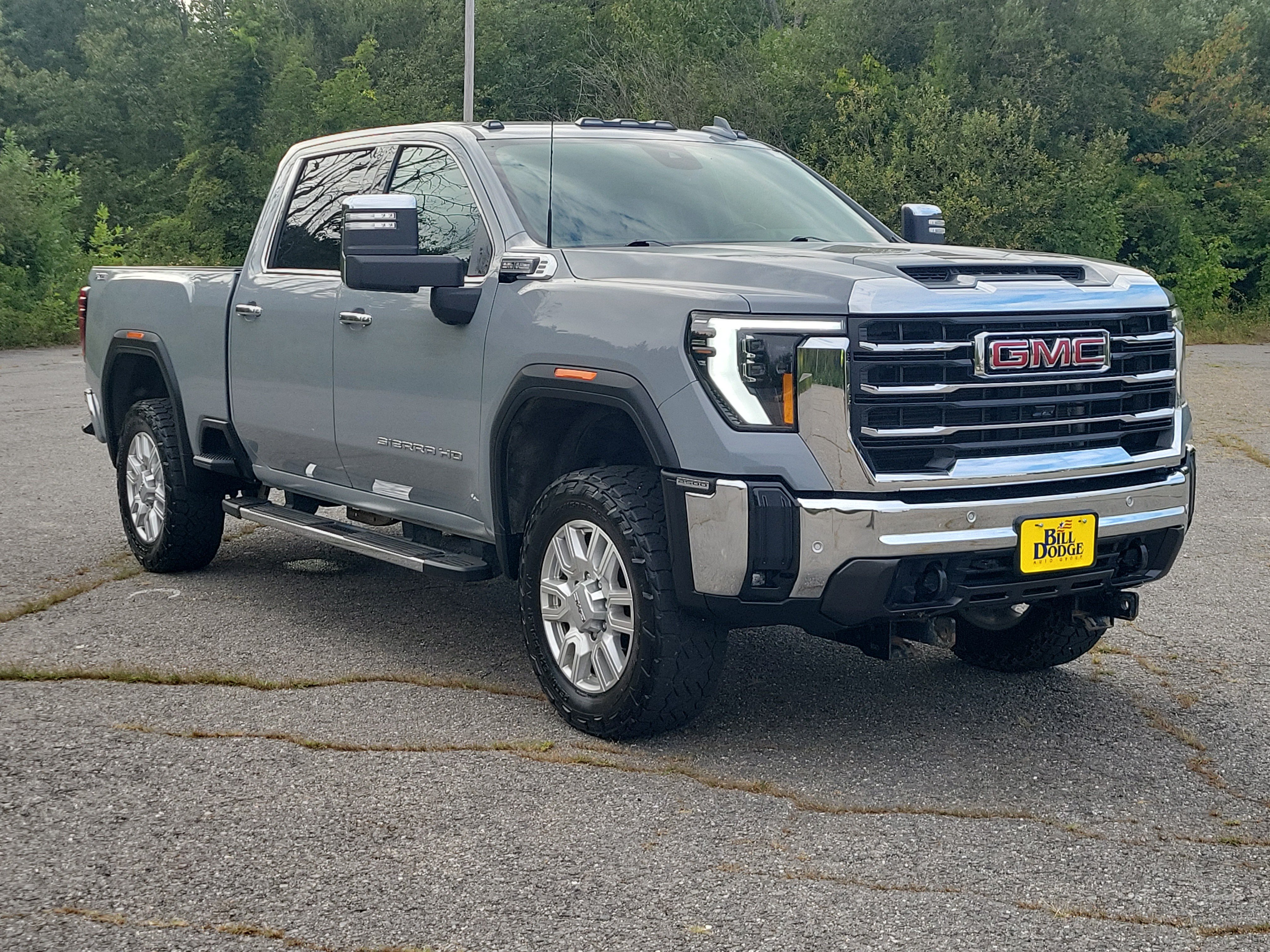 Used 2024 GMC Sierra 2500 SLT w/ SLT Premium Package AWD/4WD image 3