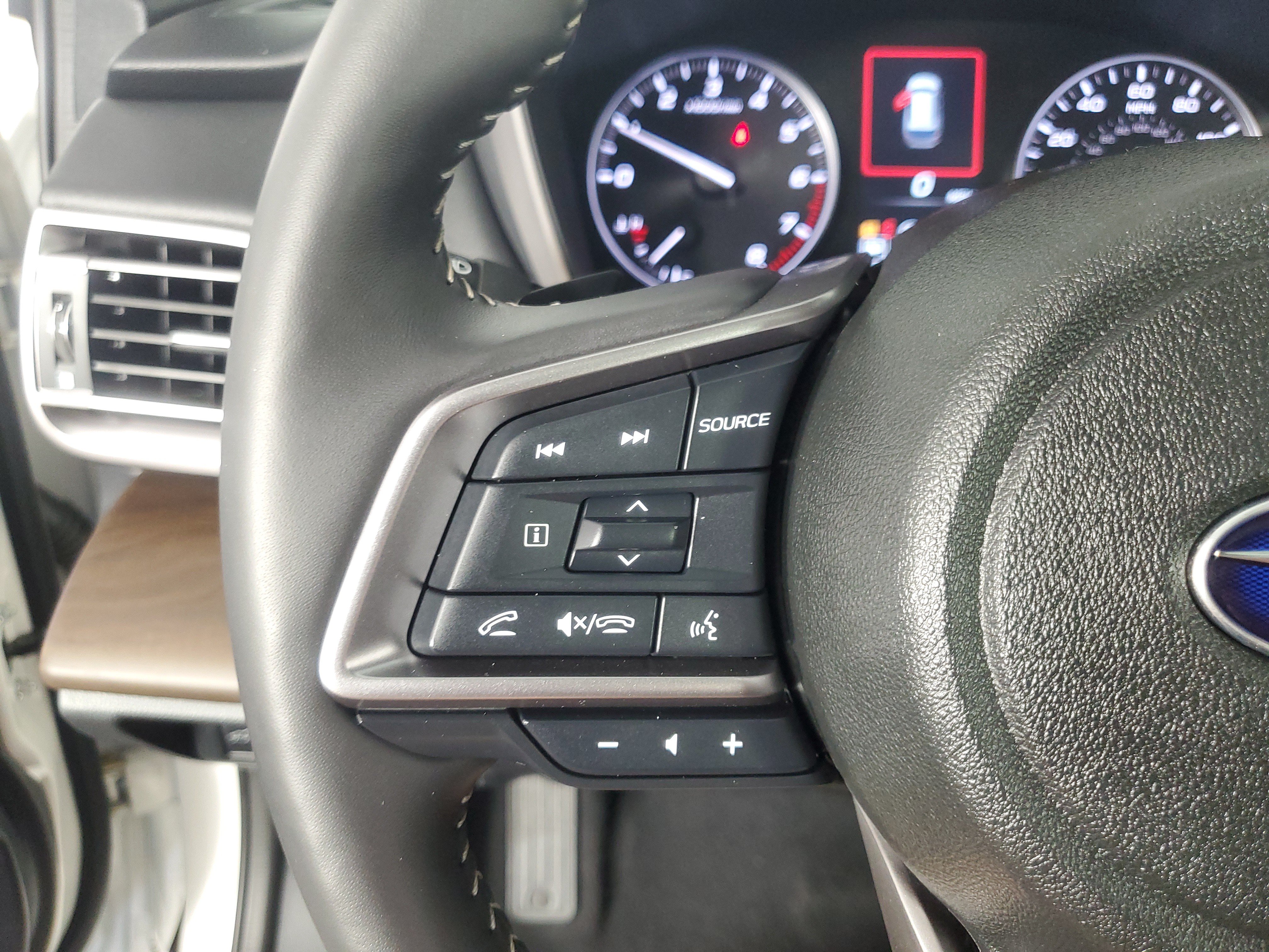 Used 2025 Subaru Outback Touring XT w/ Tech Package 2 AWD/4WD image 25