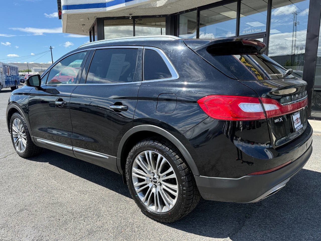 Used 2018 Lincoln MKX Reserve w/ Cargo Utility Package AWD/4WD image 7