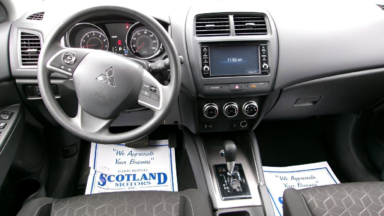 Used 2025 Mitsubishi Outlander Sport ES image 11