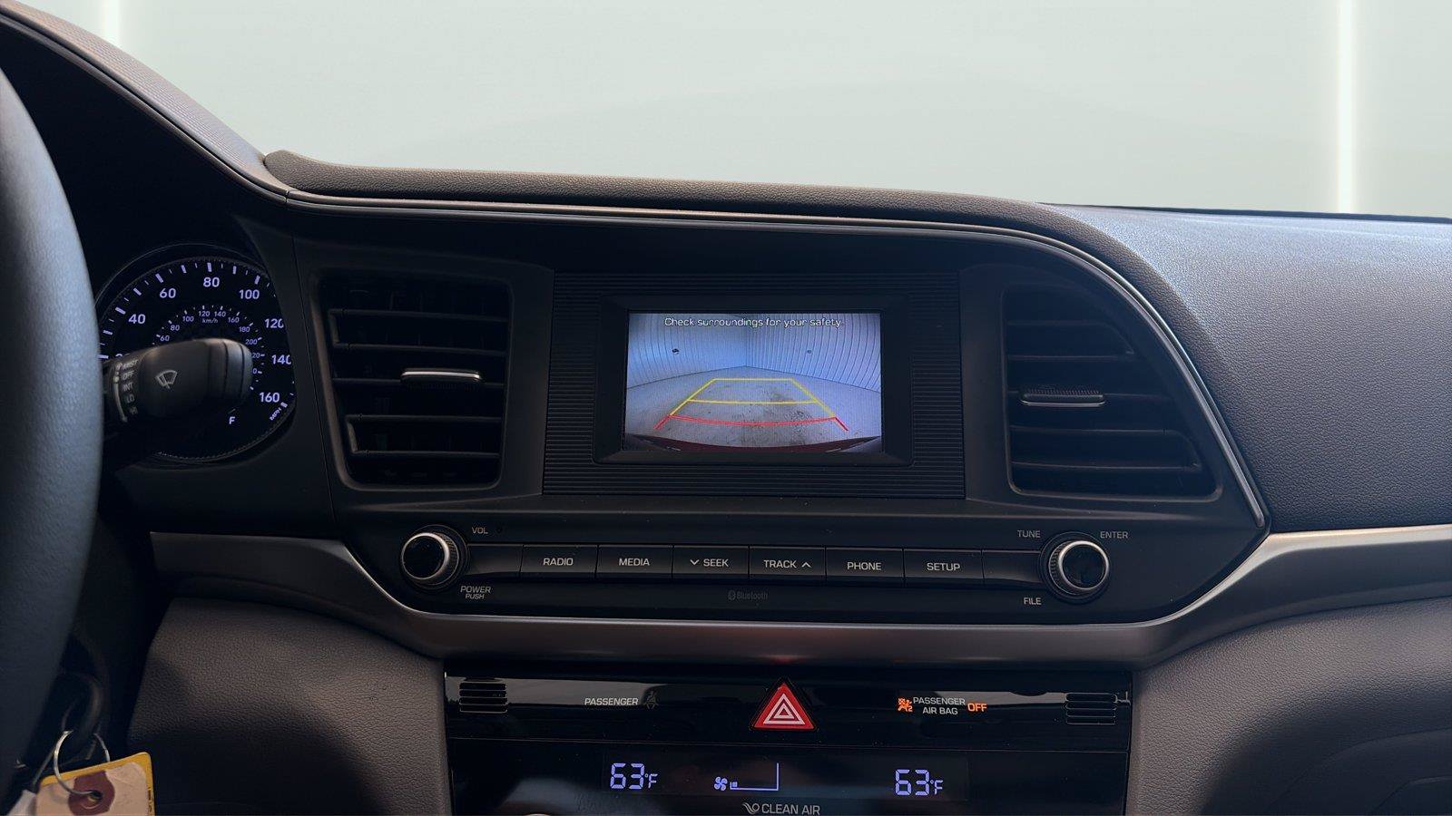 Used 2020 Hyundai Elantra SE FWD image 19