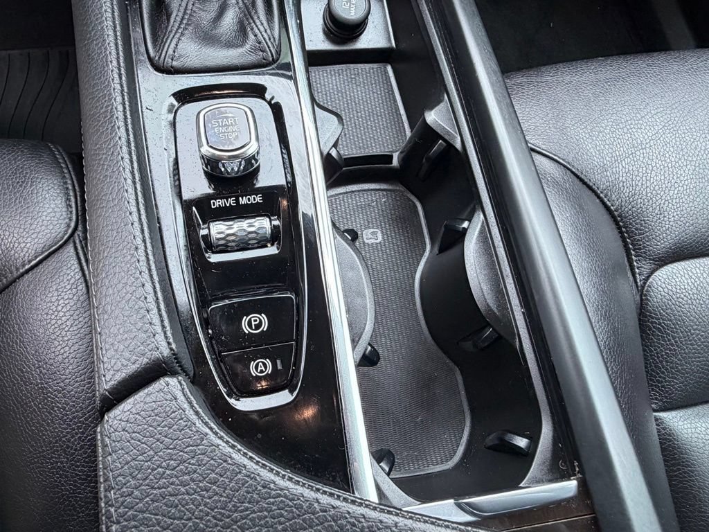 Used 2019 Volvo XC90 T6 Momentum w/ Protection Package Premier AWD/4WD image 28