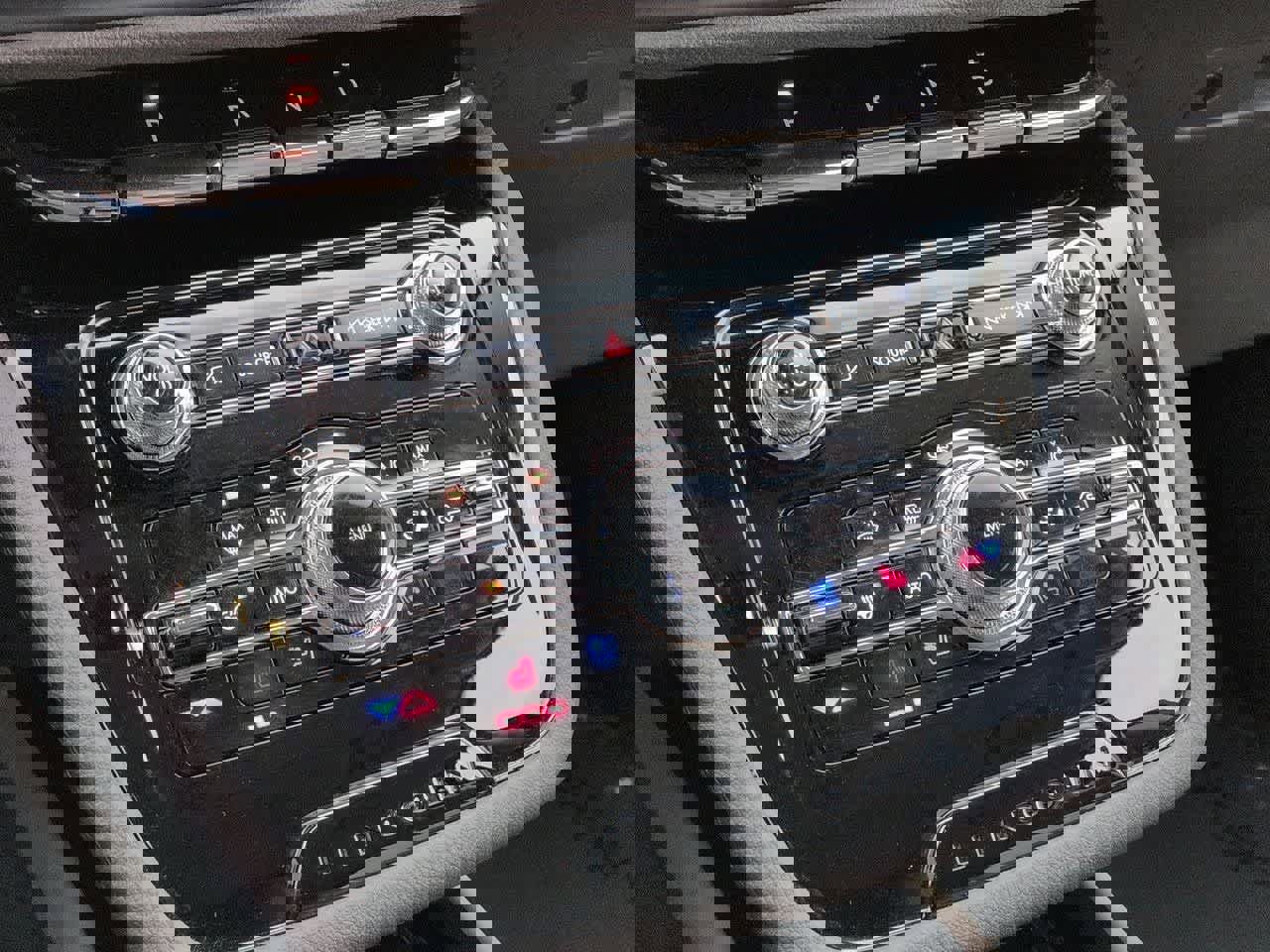 Used 2021 Lincoln Corsair Reserve w/ Equipment Group 201A image 29