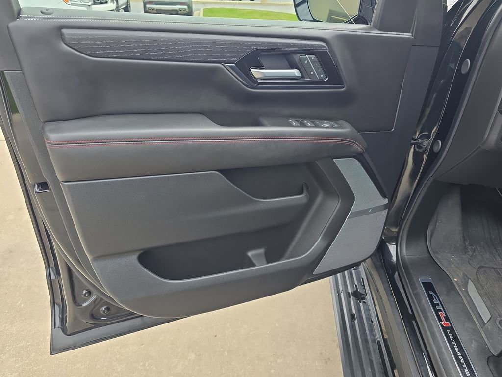 Used 2025 GMC Yukon AT4 Ultimate w/ LPO, Floor Liner Package image 26