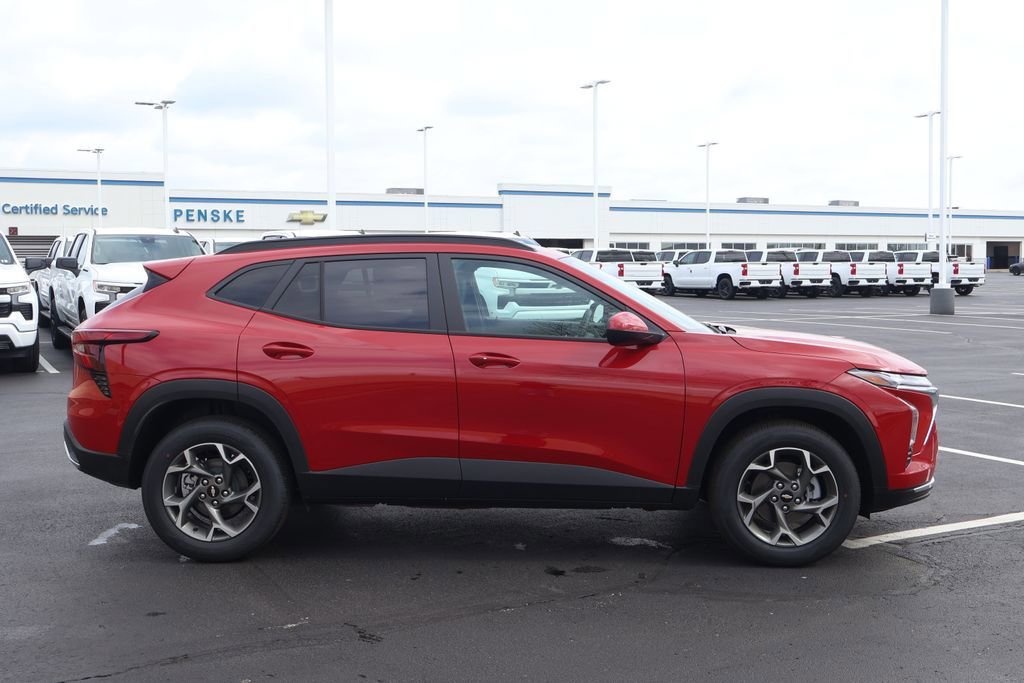 New 2026 Chevrolet Trax LT w/ Sunroof Package FWD image 9