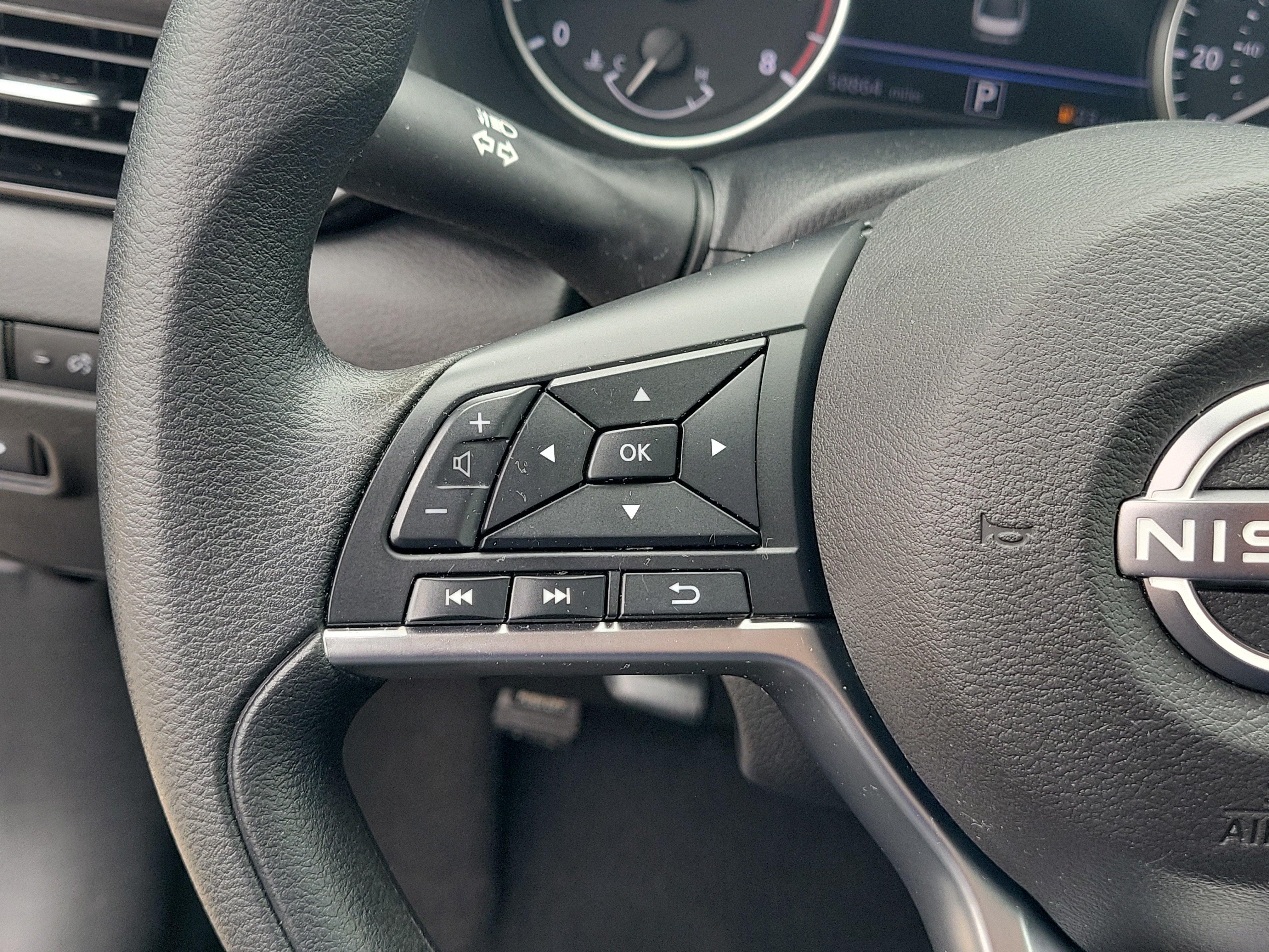 Used 2024 Nissan Sentra SV FWD image 22