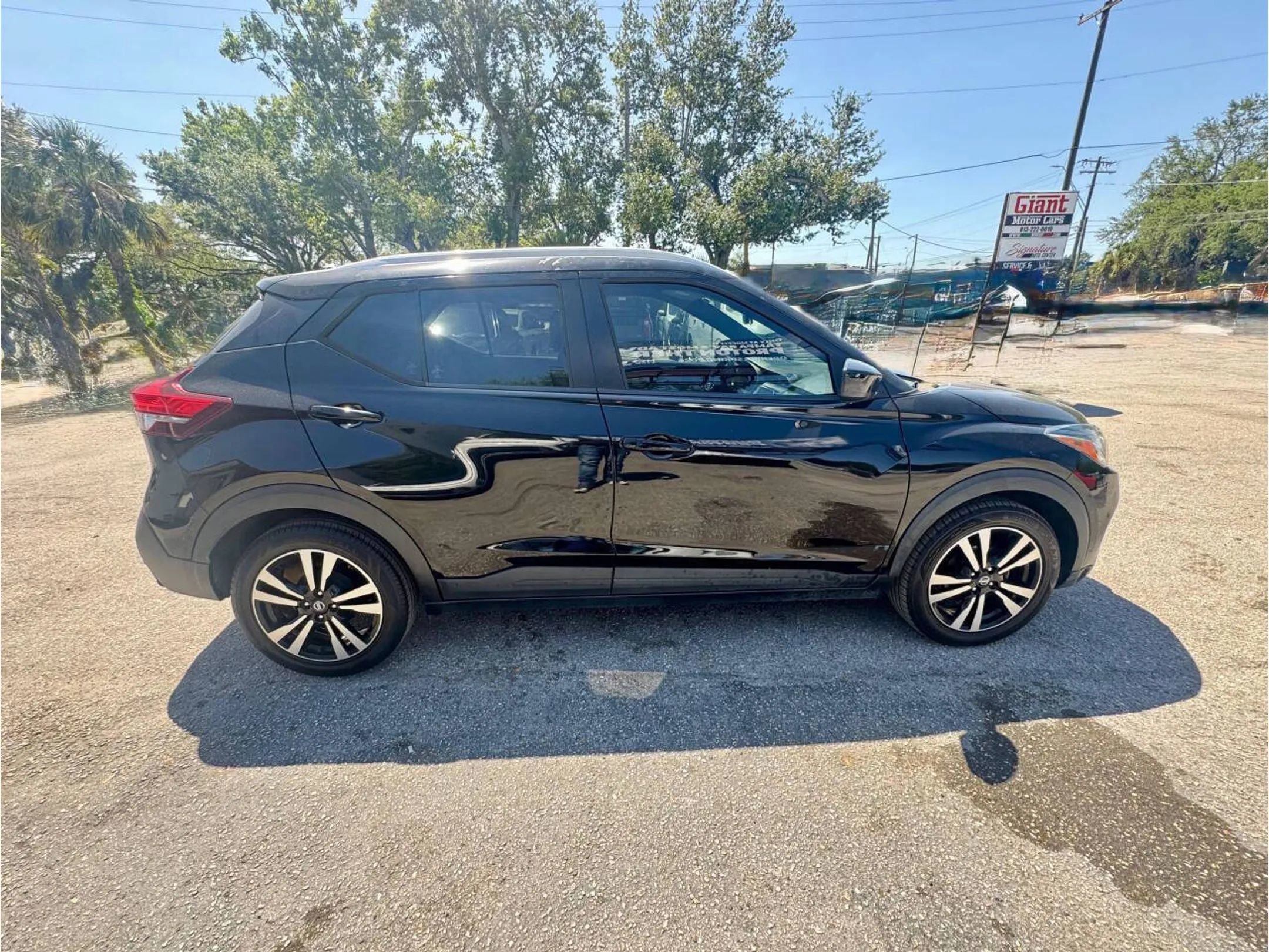 Used 2019 Nissan Kicks SV image 7