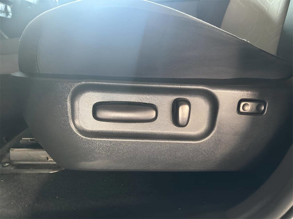 Used 2023 Toyota Tacoma TRD Off-Road image 17