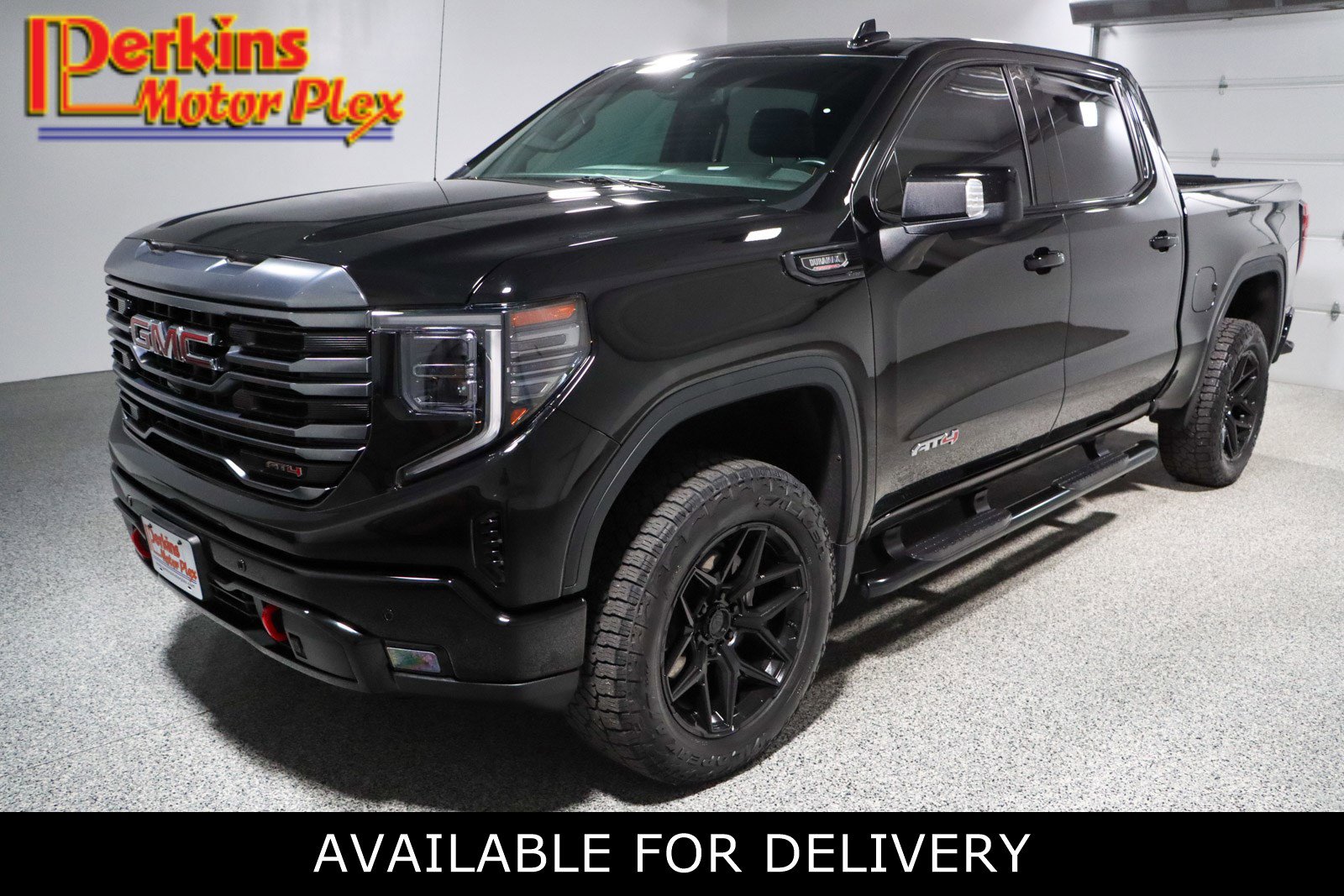 Used 2024 GMC Sierra 1500 AT4 w/ AT4 Preferred Package image 1