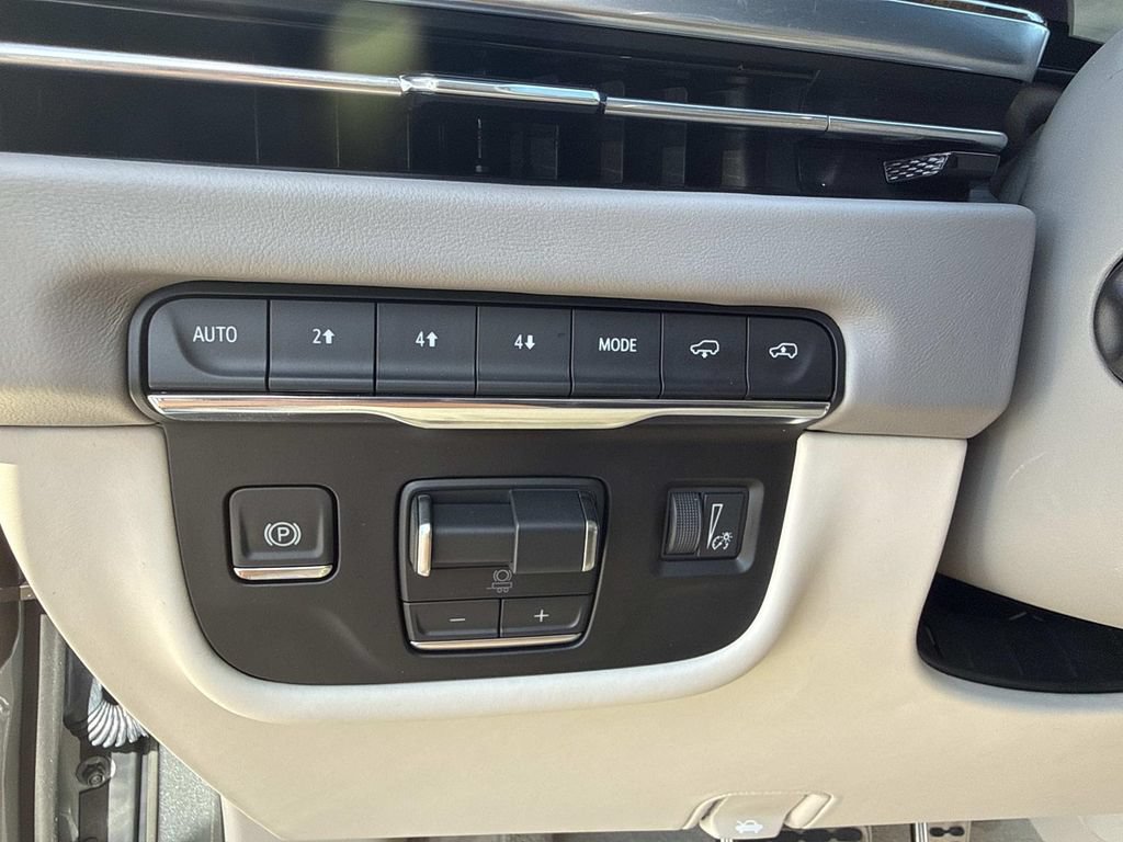 Certified 2026 Cadillac Escalade Platinum Luxury AWD/4WD image 32