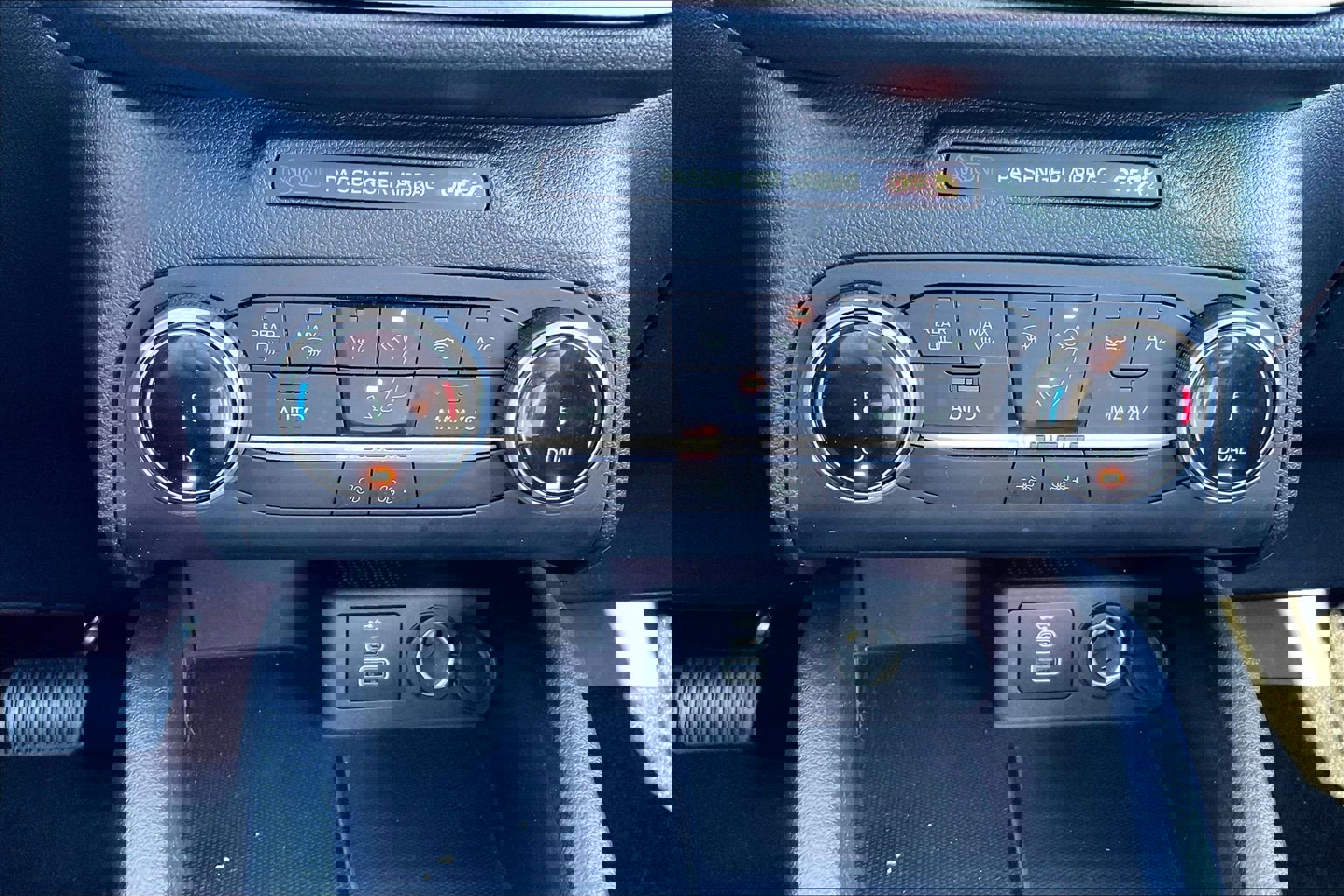 Used 2025 Ford Escape Active image 29