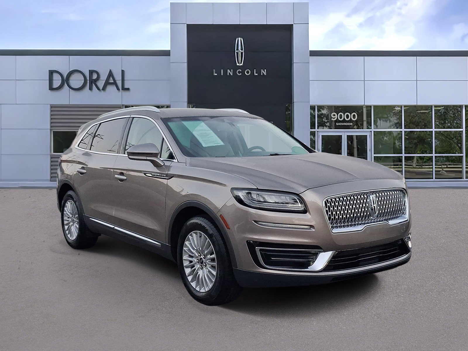 Used 2019 Lincoln Nautilus FWD image 1