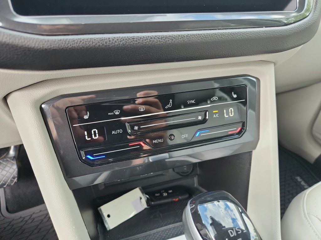 Certified 2023 Volkswagen Tiguan SE FWD image 19