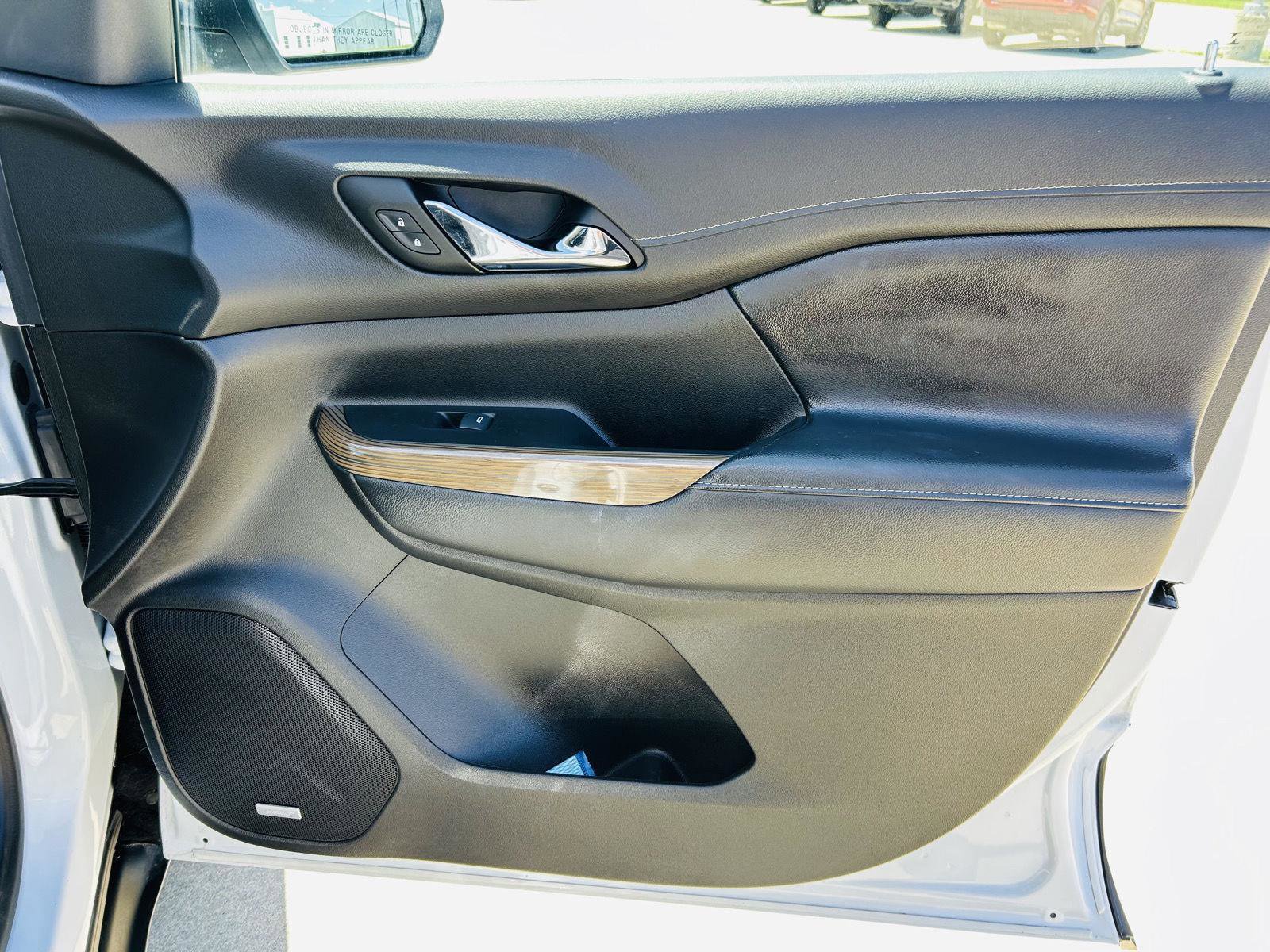 Used 2023 GMC Acadia SLE w/ Driver Convenience Package image 33