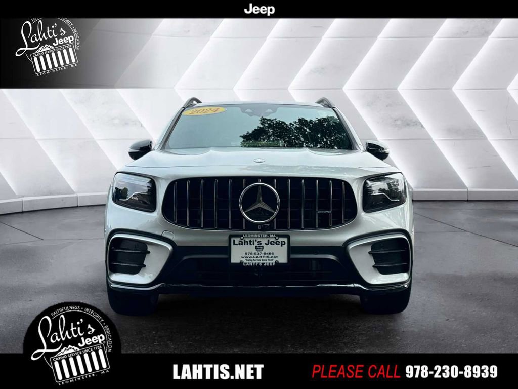 Used 2024 Mercedes-Benz GLB 35 AMG 4MATIC image 2