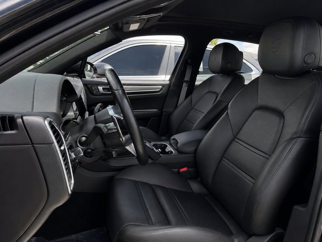 Used 2022 Porsche Cayenne Platinum Edition AWD/4WD image 14