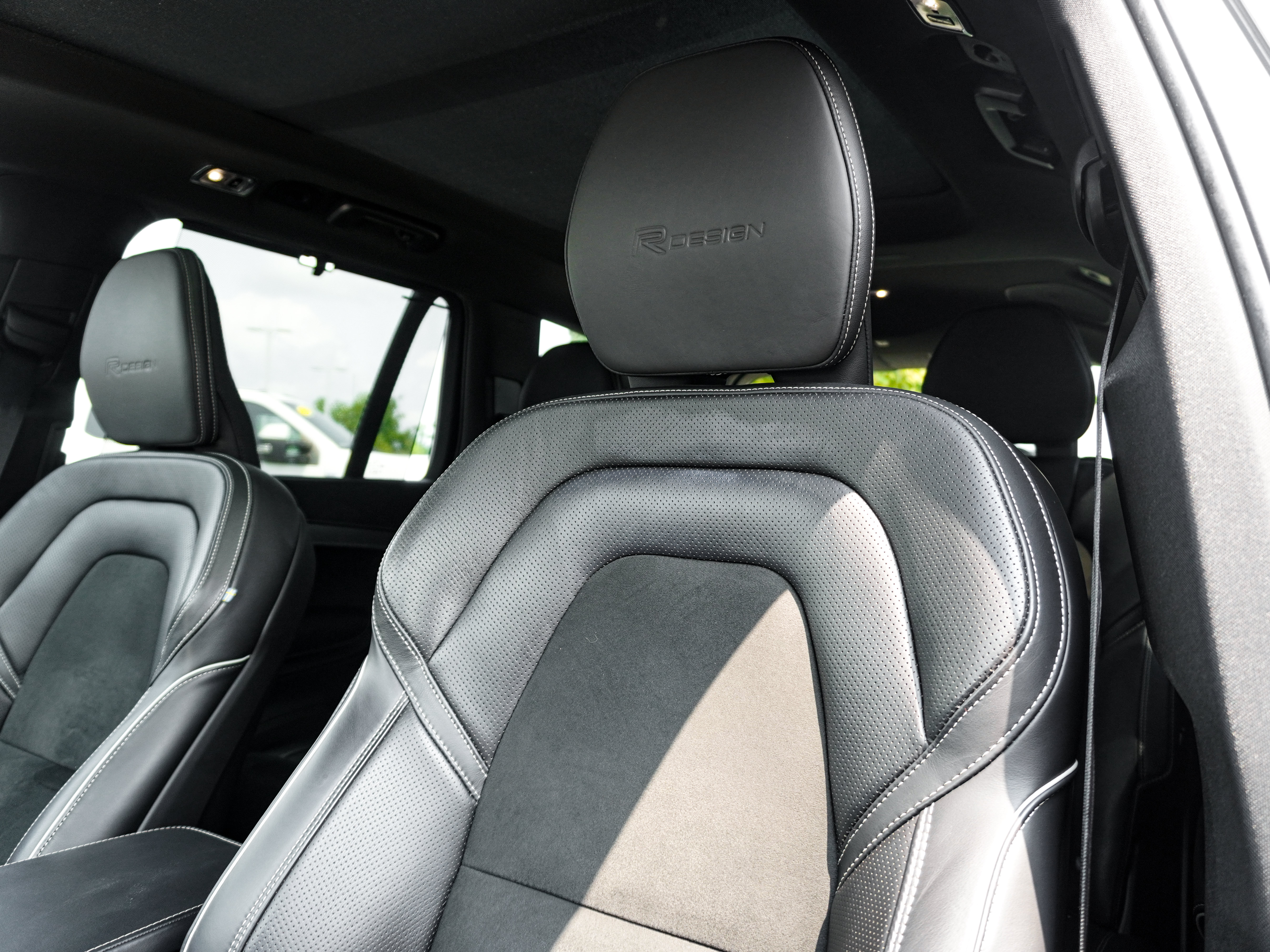 Used 2019 Volvo XC90 T6 R-Design w/ Advanced Package AWD/4WD image 16