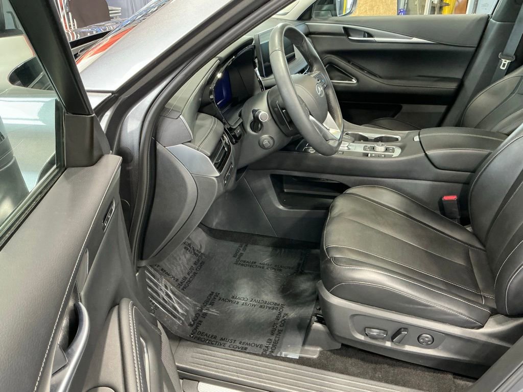 Used 2025 INFINITI QX60 Luxe w/ Vision Package image 4