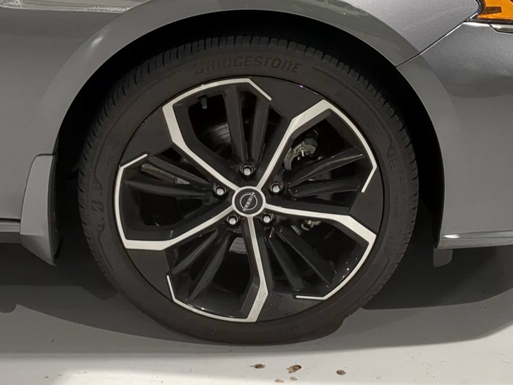 Used 2024 Nissan Altima 2.5 SR w/ SR Premium Package FWD image 6