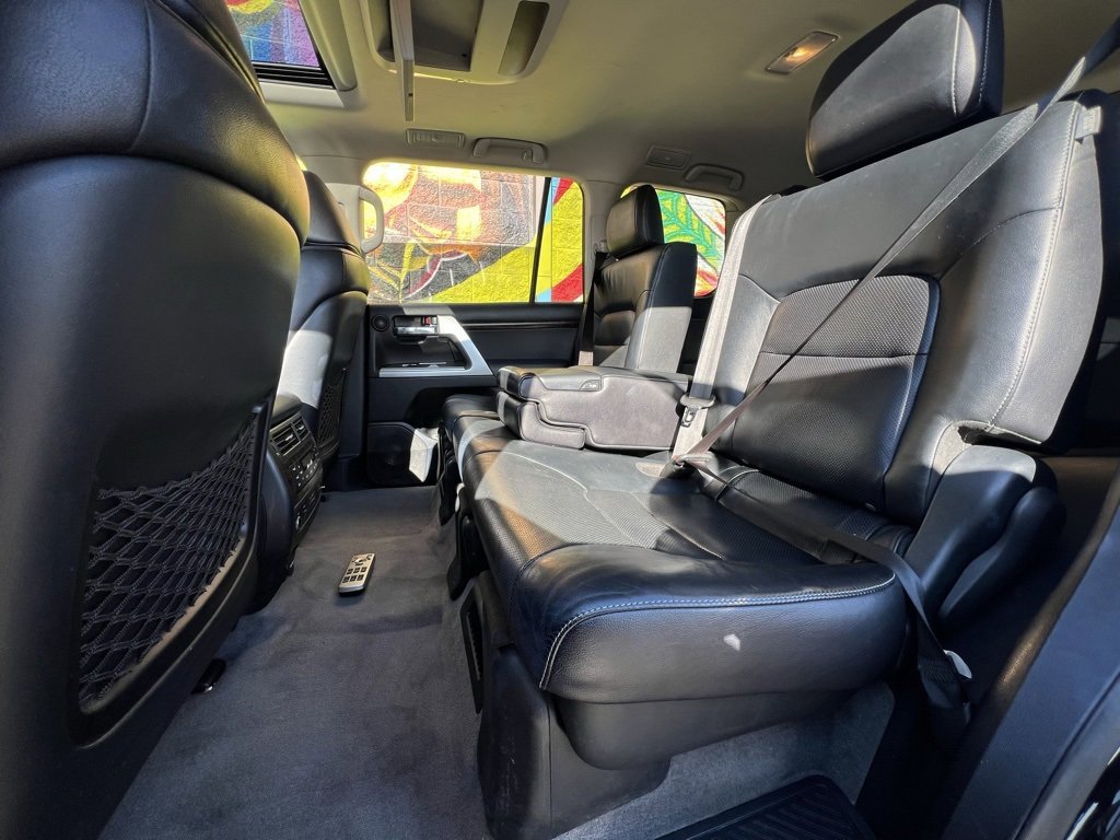 Used 2013 Toyota Land Cruiser image 26