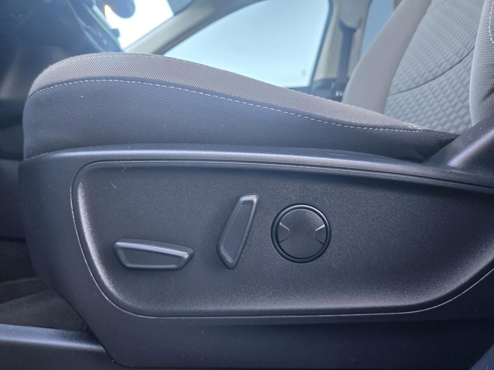 Used 2022 Ford Escape SE w/ SE Sport Appearance Package FWD image 12