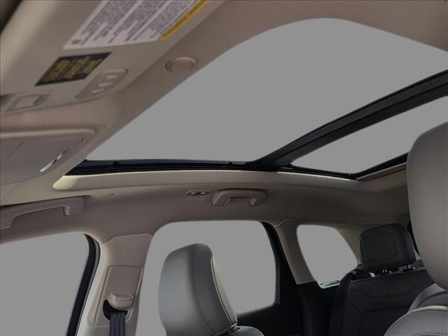 New 2024 Lincoln Corsair FWD w/ Equipment Group 102A image 5