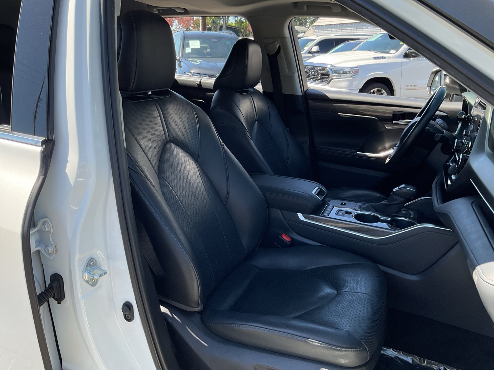 Used 2020 Toyota Highlander Limited FWD image 21