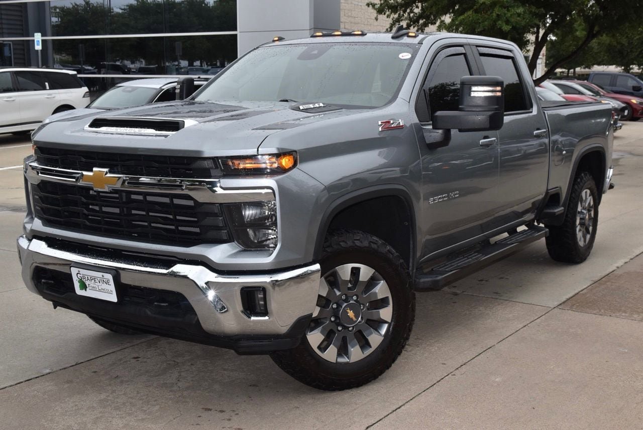 Used 2024 Chevrolet Silverado 2500 LT AWD/4WD image 43