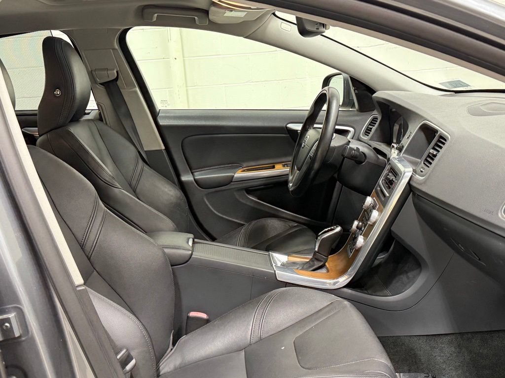 Used 2016 Volvo S60 T5 Premier w/ Climate Package AWD/4WD image 32