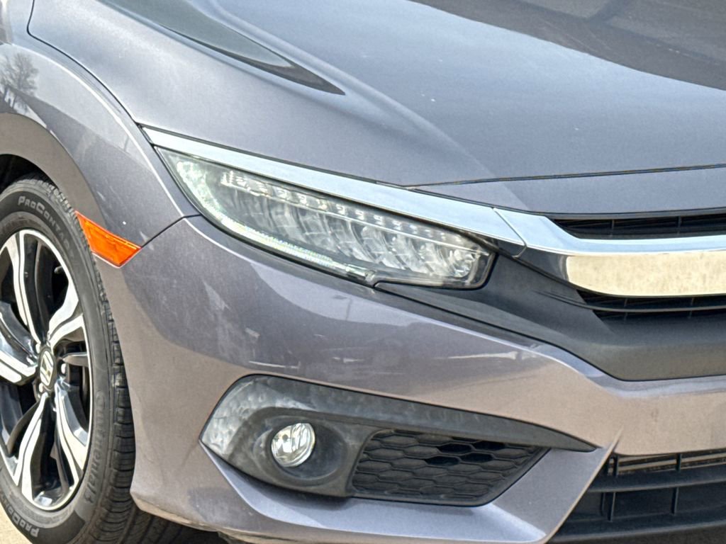 Used 2017 Honda Civic Touring image 5