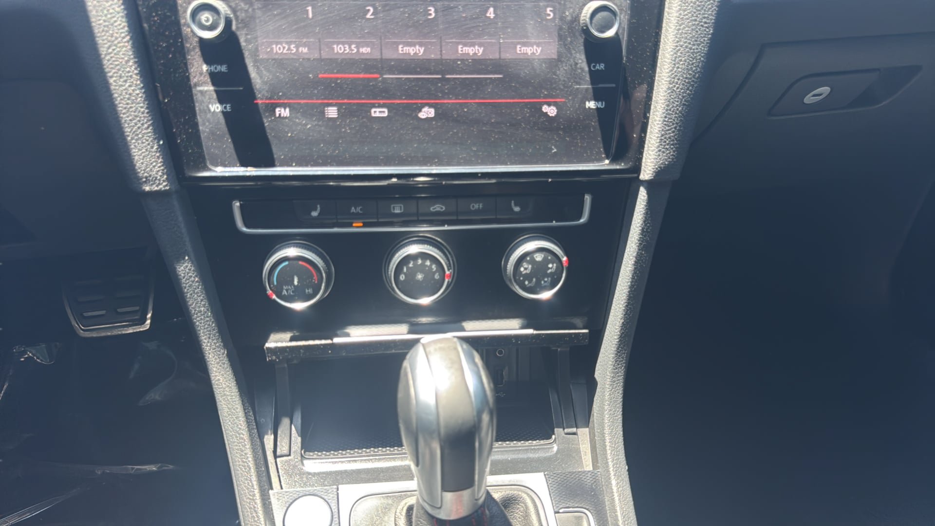 Used 2016 Volkswagen GTI SE w/ Lighting Package (SEL) FWD image 27