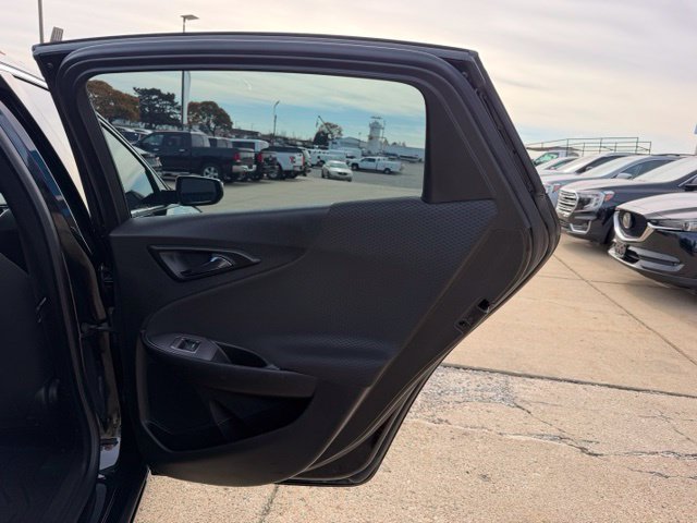 Used 2018 Chevrolet Malibu LT w/ Redline Edition FWD image 34