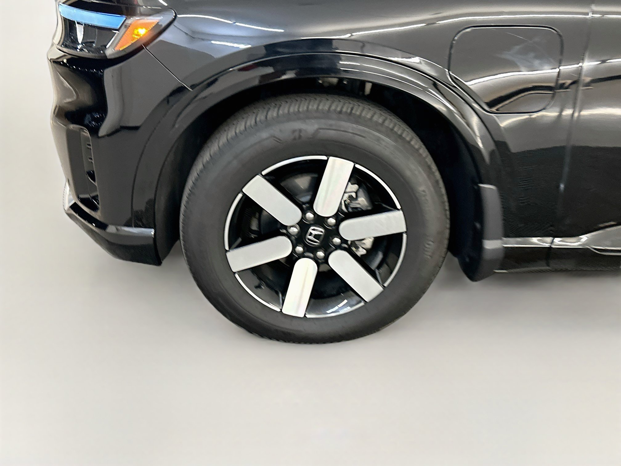 Used 2024 Honda Prologue Touring image 11