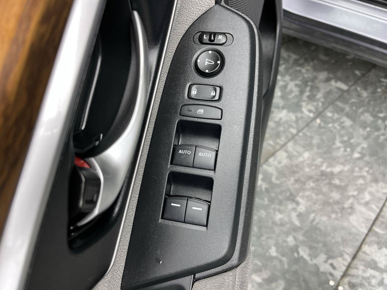 Used 2019 Honda CR-V EX image 8