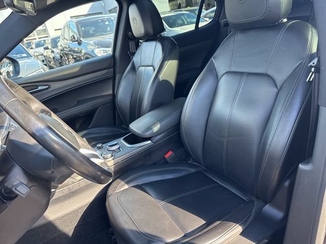 Used 2023 Alfa Romeo Stelvio Ti AWD/4WD image 32