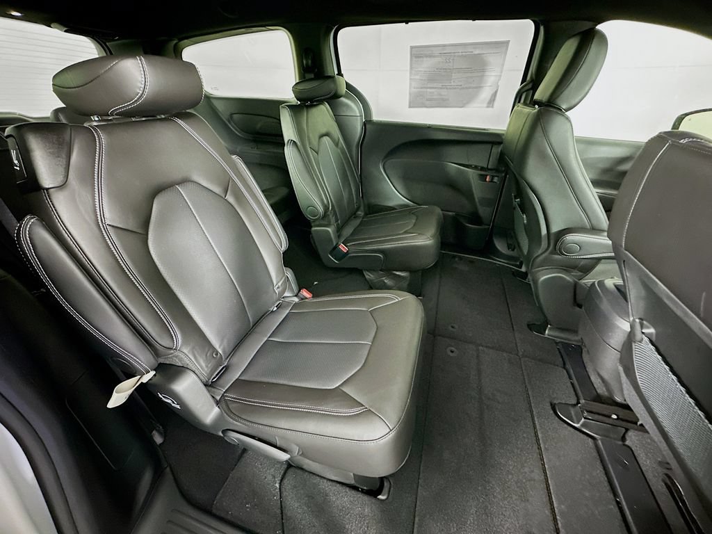New 2026 Chrysler Voyager LX FWD image 34