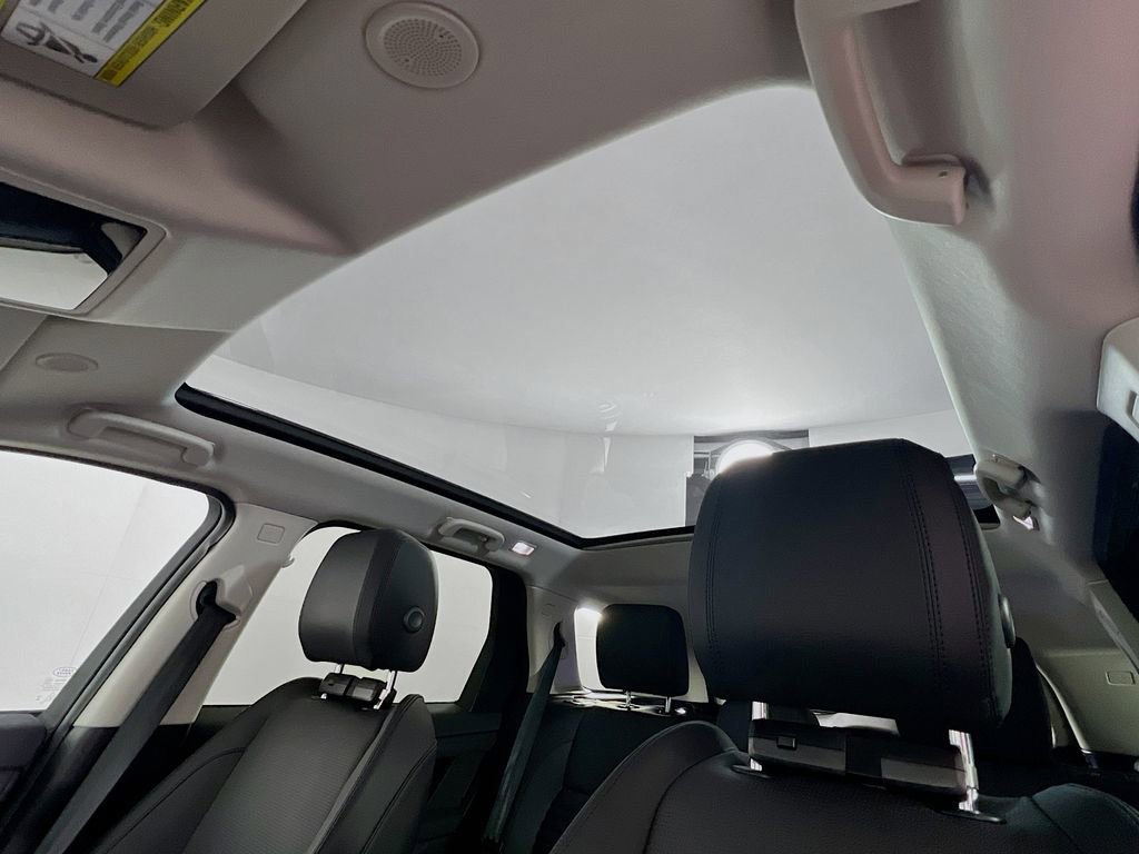 Certified 2024 Land Rover Discovery Sport S image 23