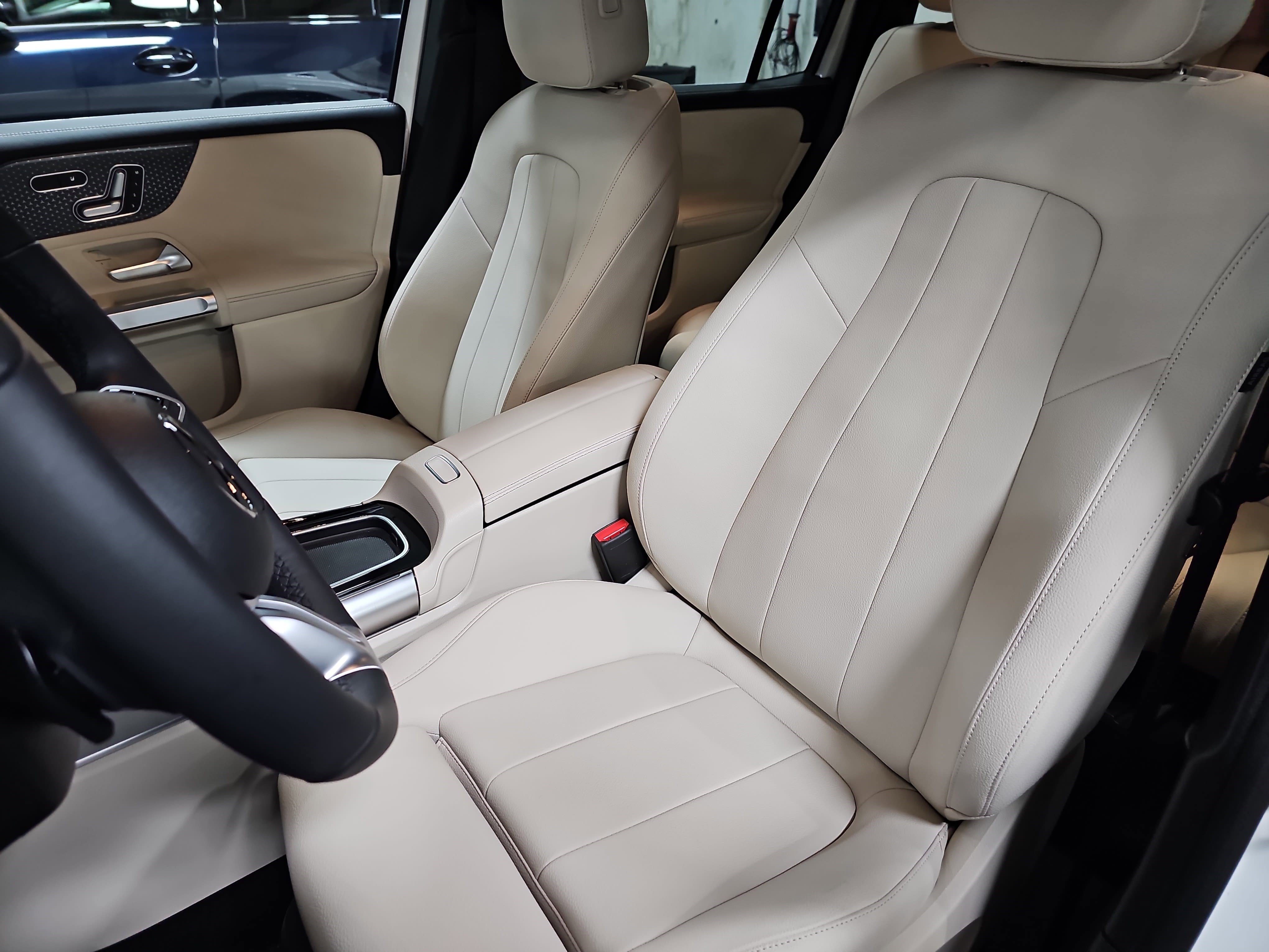 New 2025 Mercedes-Benz GLB 250 image 16