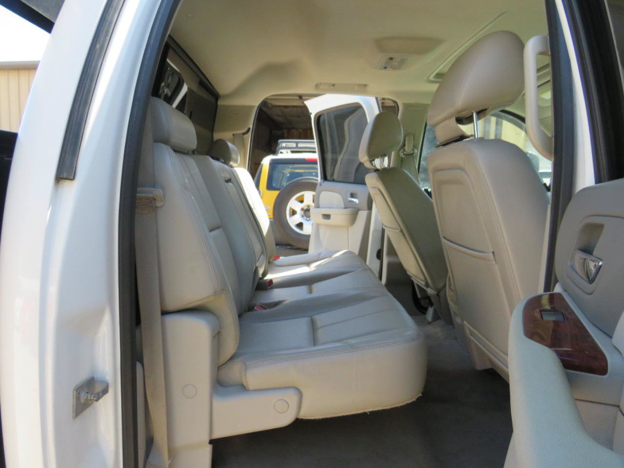 Used 2013 GMC Sierra 2500 SLT w/ SLT Convenience Package AWD/4WD image 30