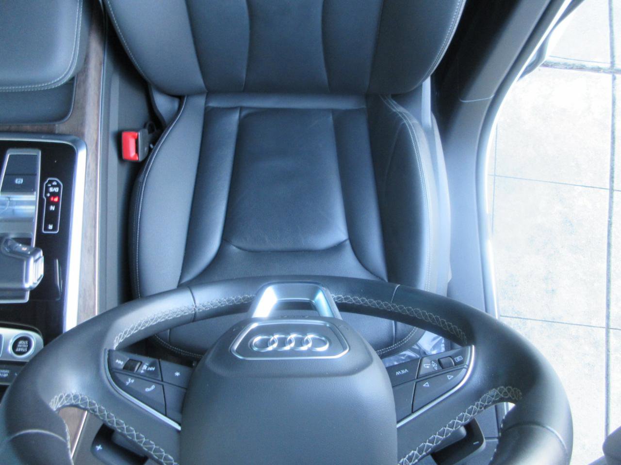 Used 2023 Audi Q8 Premium w/ Convenience Package image 9