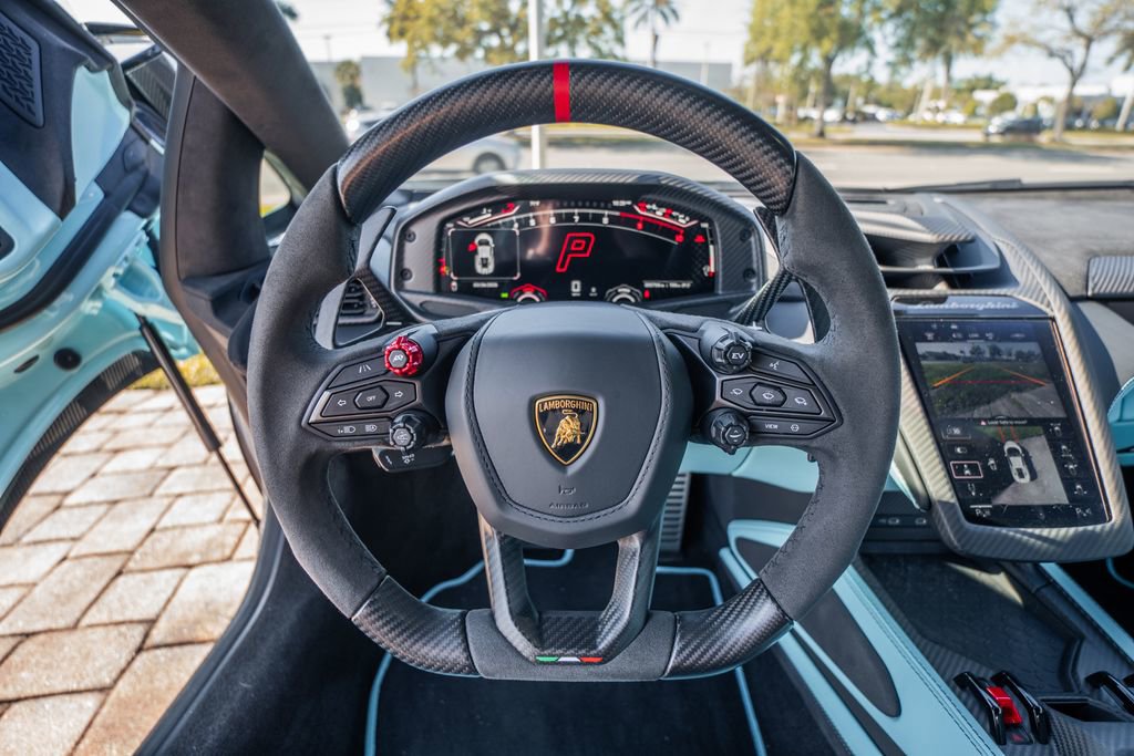 Used 2025 Lamborghini Revuelto image 23