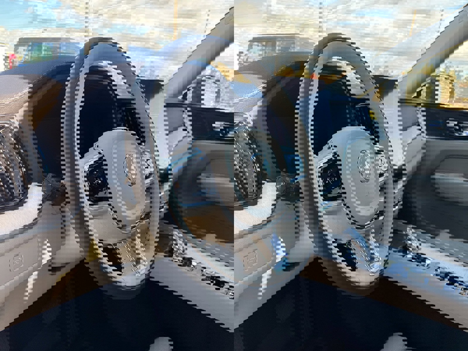 New 2026 Volvo XC60 B5 Ultra w/ Climate Package image 20