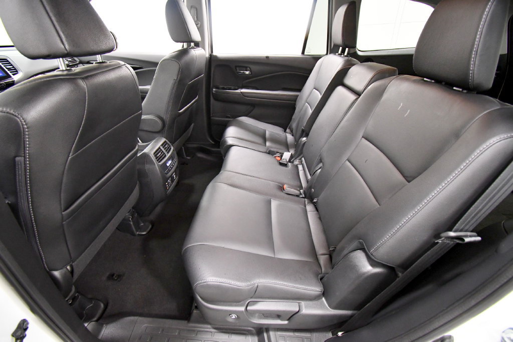Certified 2017 Honda Pilot Touring image 15