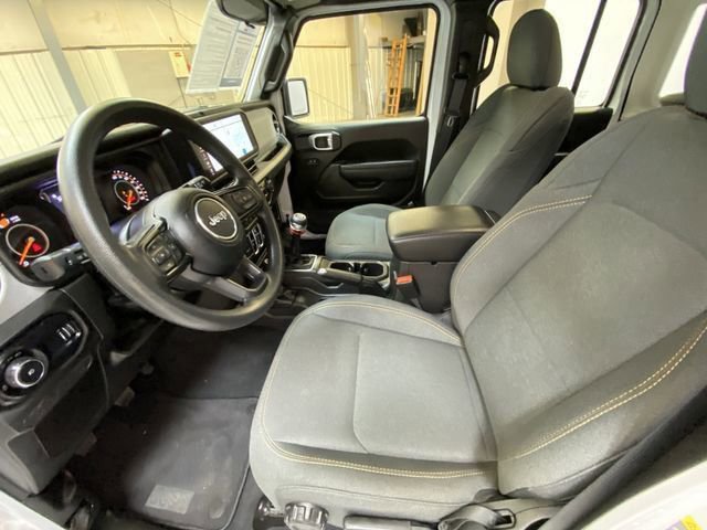 Used 2025 Jeep Wrangler Sport image 21
