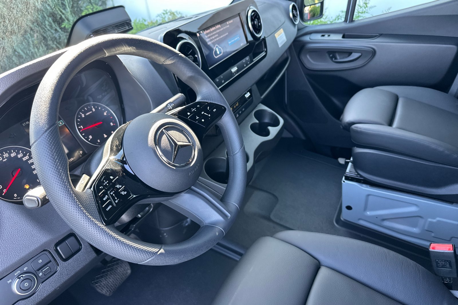 New 2025 Mercedes-Benz Sprinter 2500 image 10